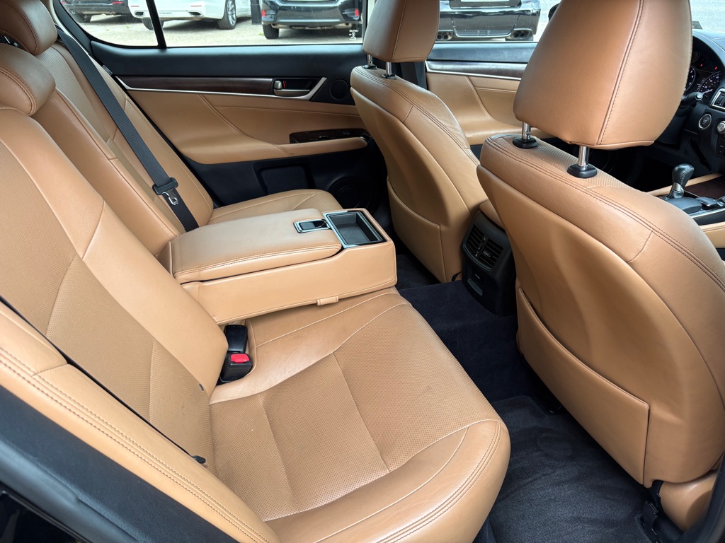 Photo 13 of this LEXUS GS