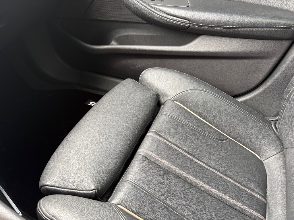 Photo 27 of this BMW 530