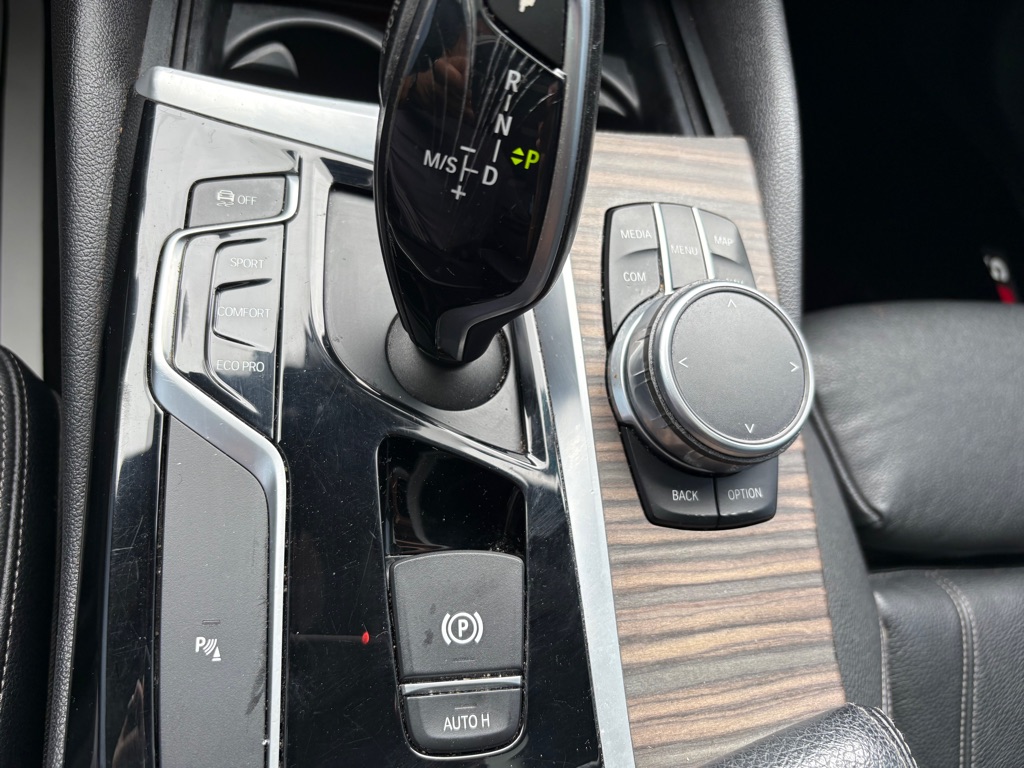 Photo 26 of this BMW 530