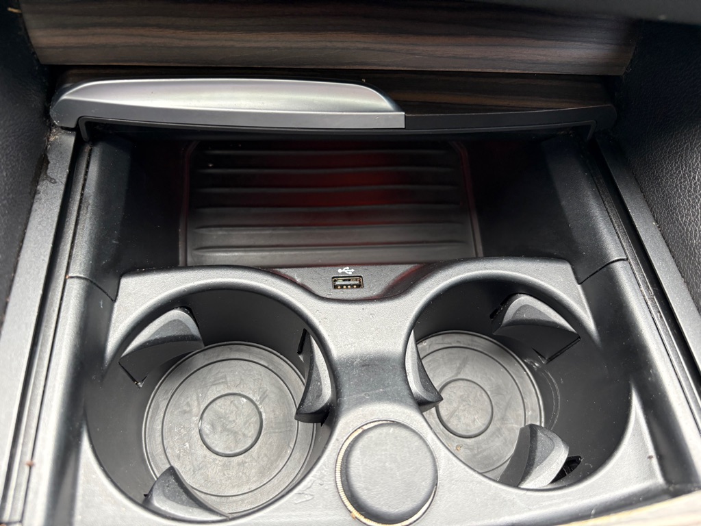 Photo 25 of this BMW 530