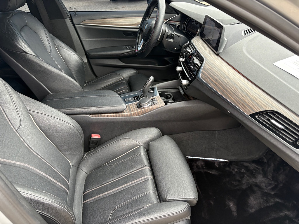 Photo 14 of this BMW 530