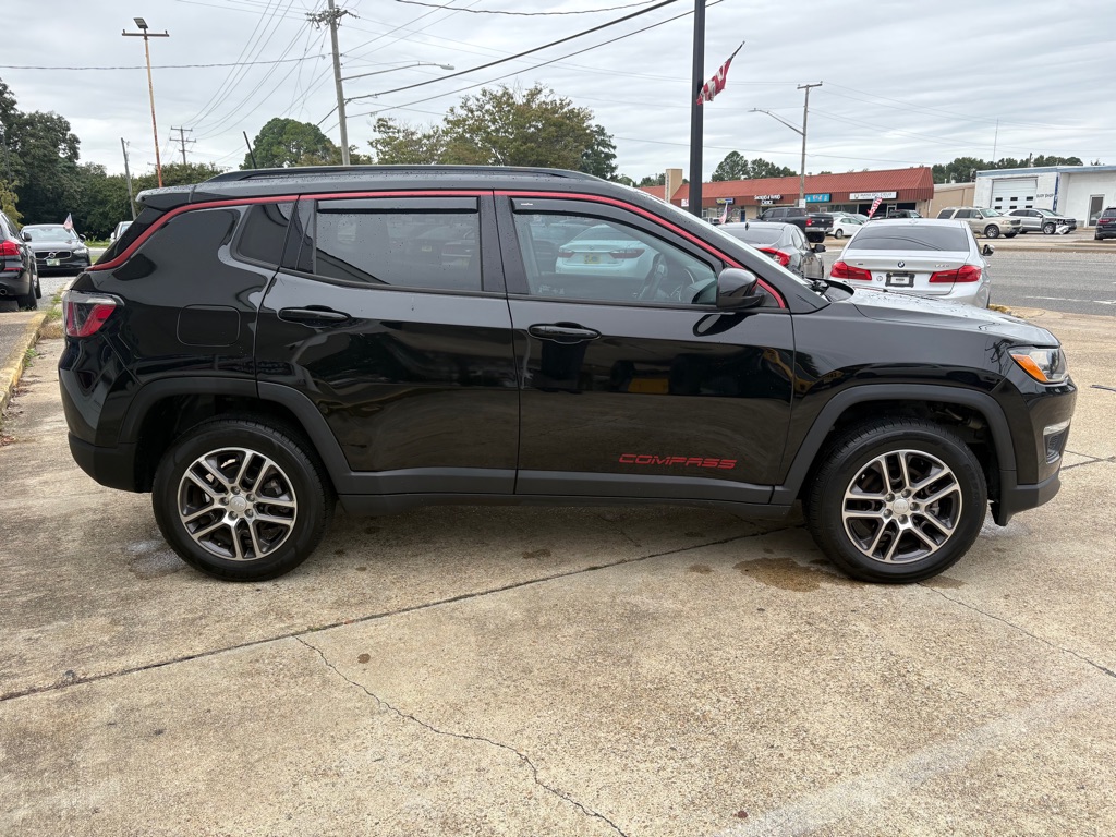 Photo 8 of this JEEP COMPASS
