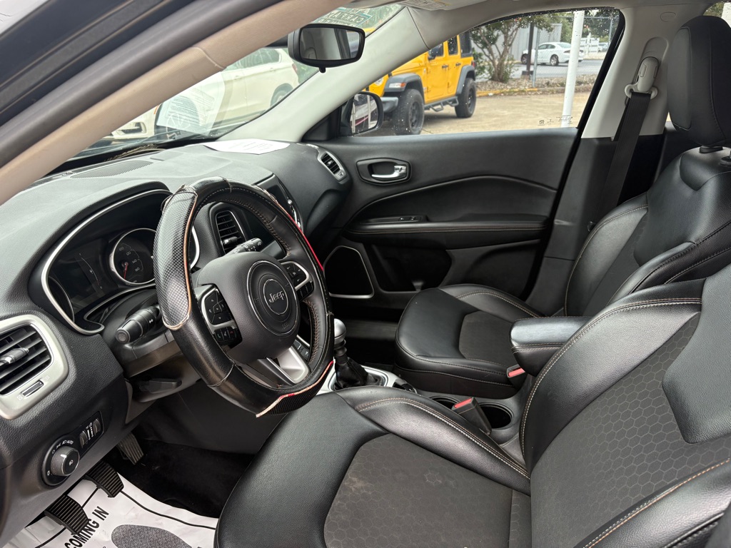 Photo 9 of this JEEP COMPASS