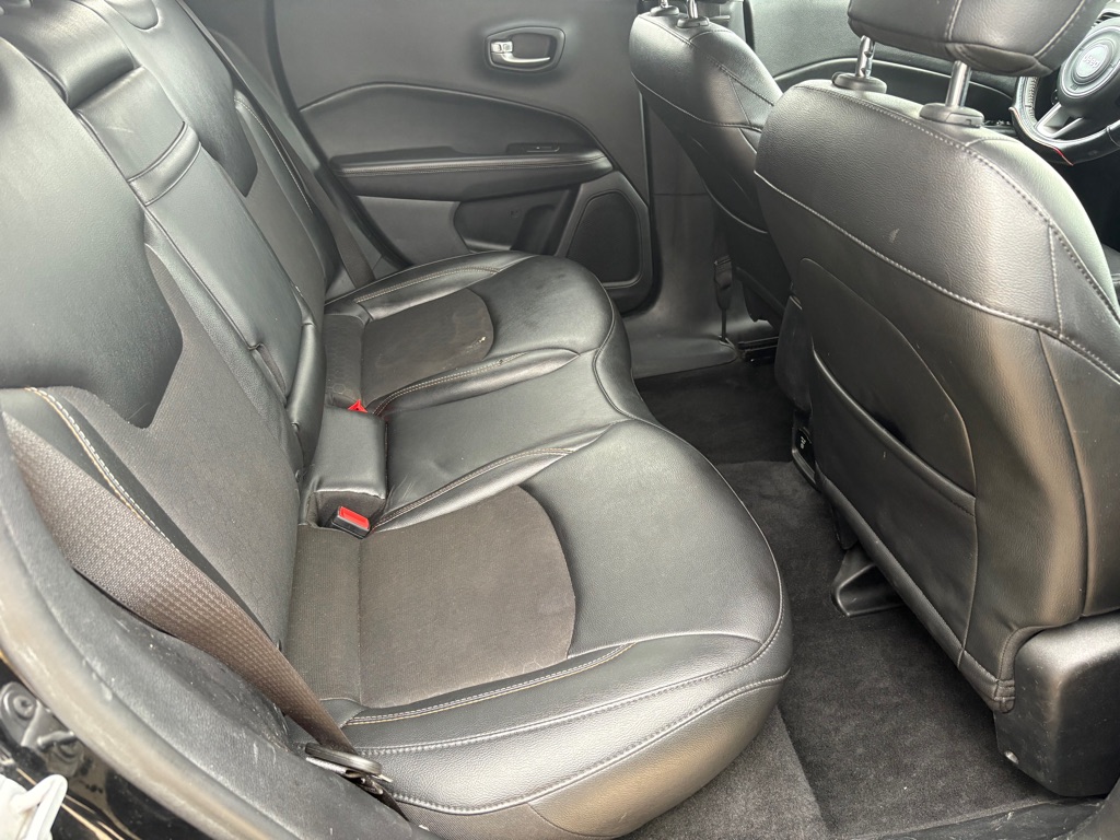 Photo 12 of this JEEP COMPASS