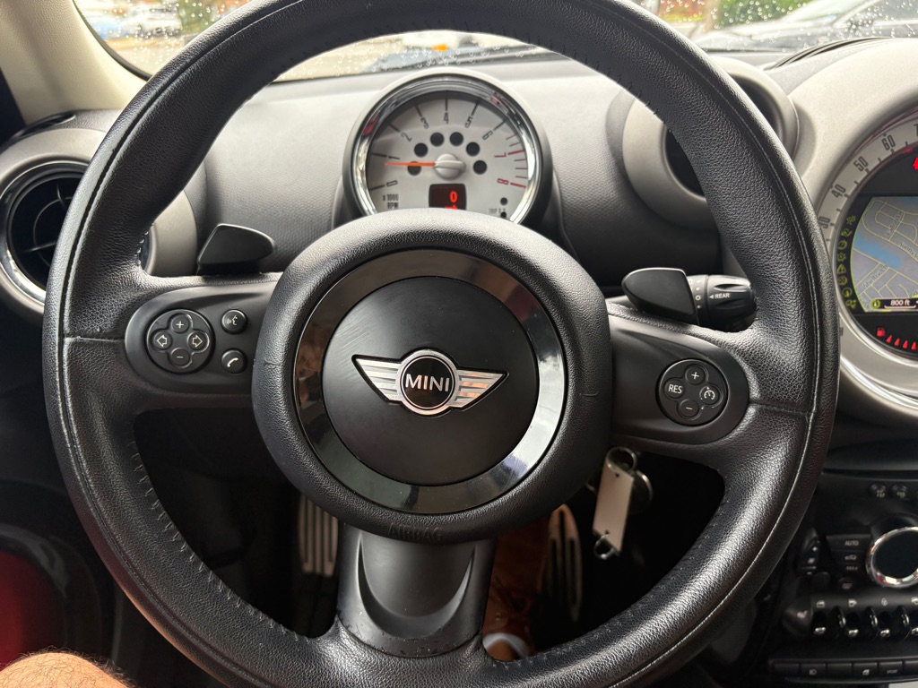Photo 18 of this MINI COOPER
