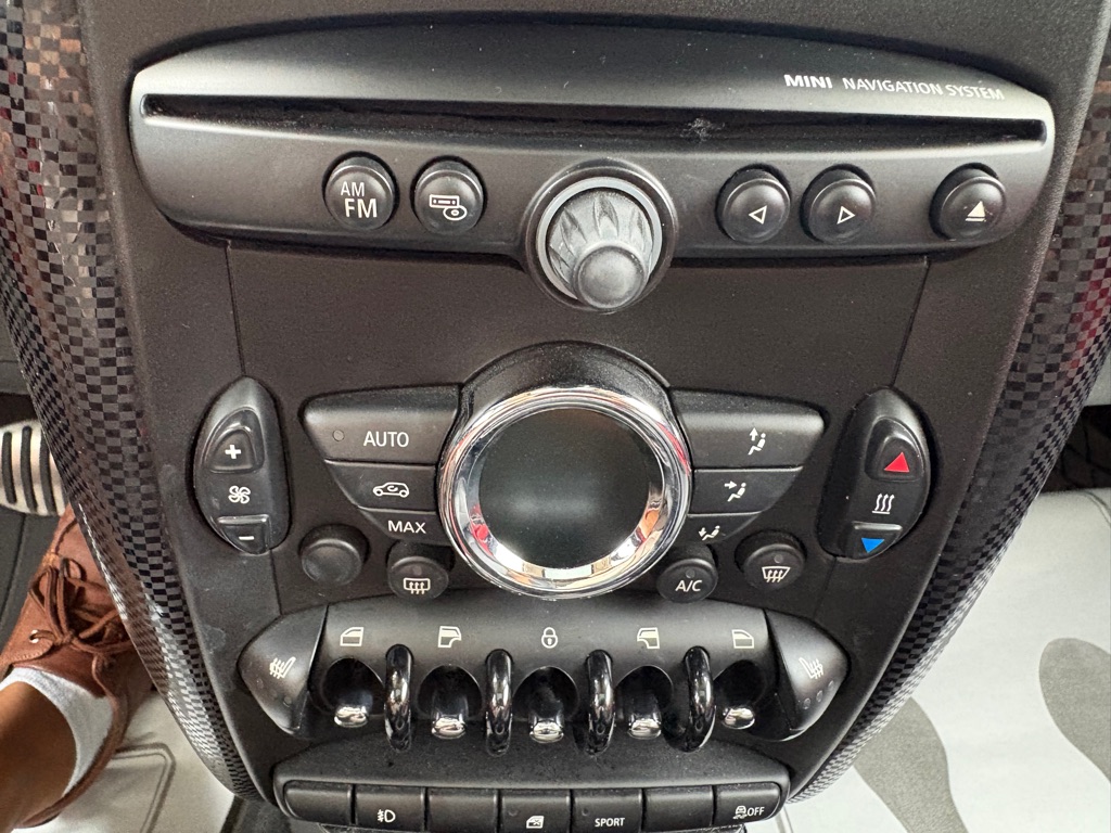 Photo 22 of this MINI COOPER