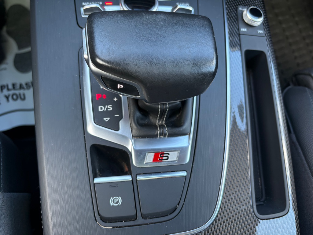 Photo 27 of this AUDI SQ5