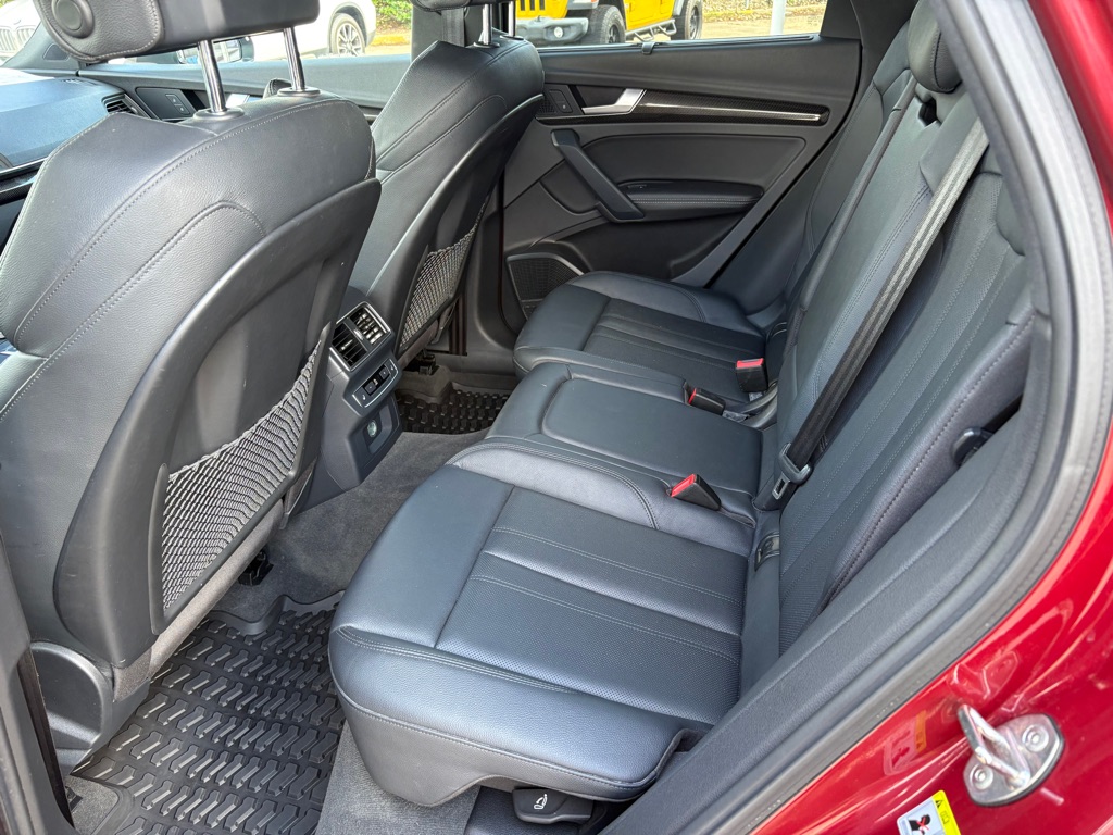 Photo 11 of this AUDI SQ5
