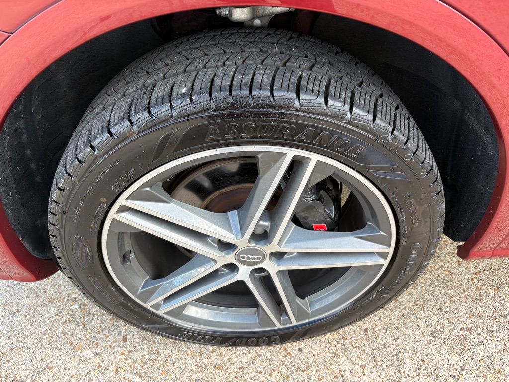 Photo 30 of this AUDI SQ5