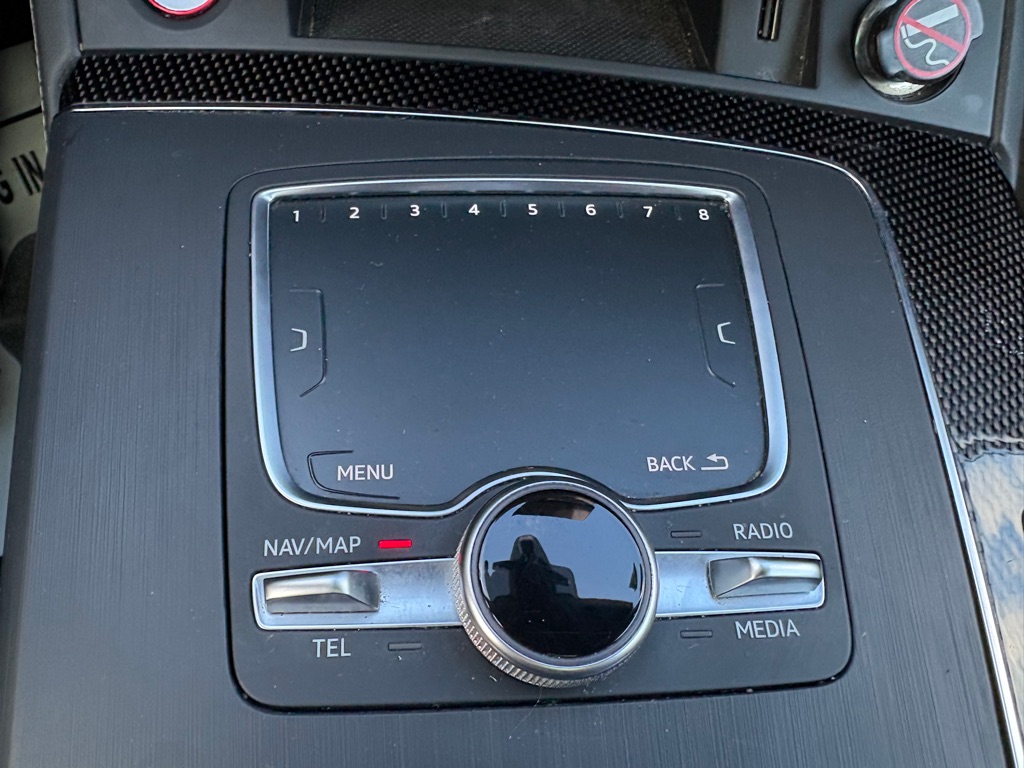 Photo 26 of this AUDI SQ5