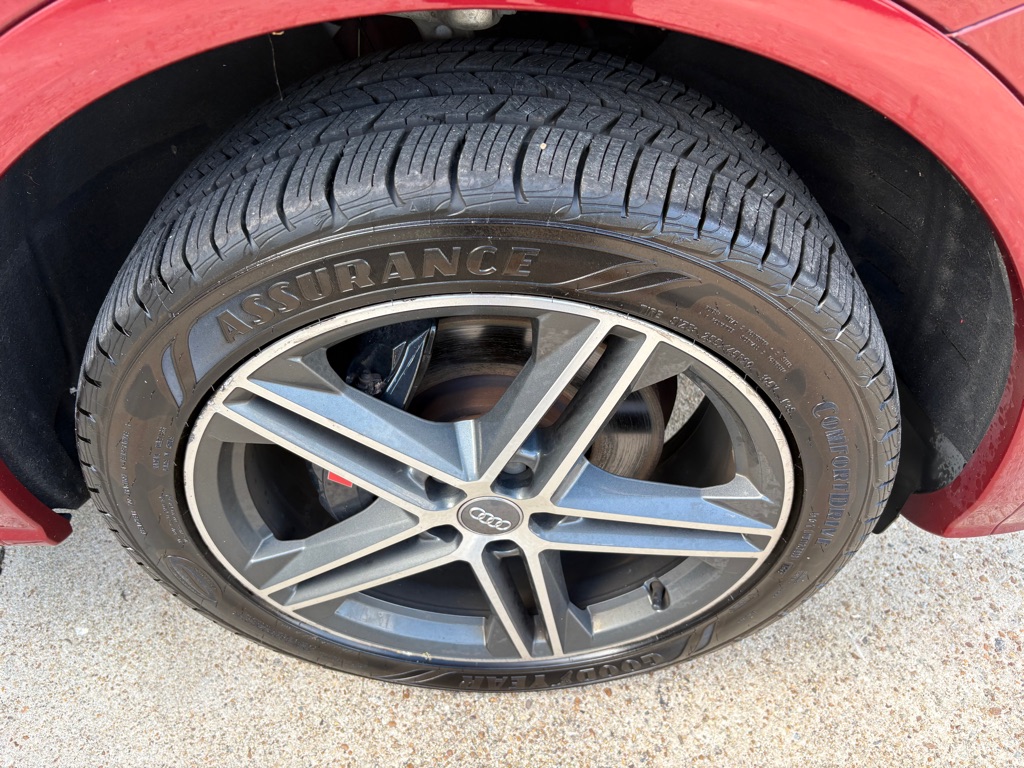 Photo 33 of this AUDI SQ5
