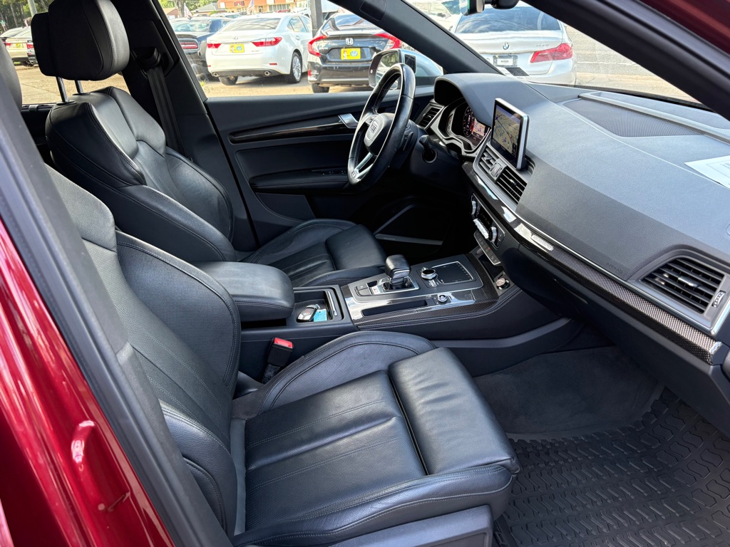 Photo 14 of this AUDI SQ5