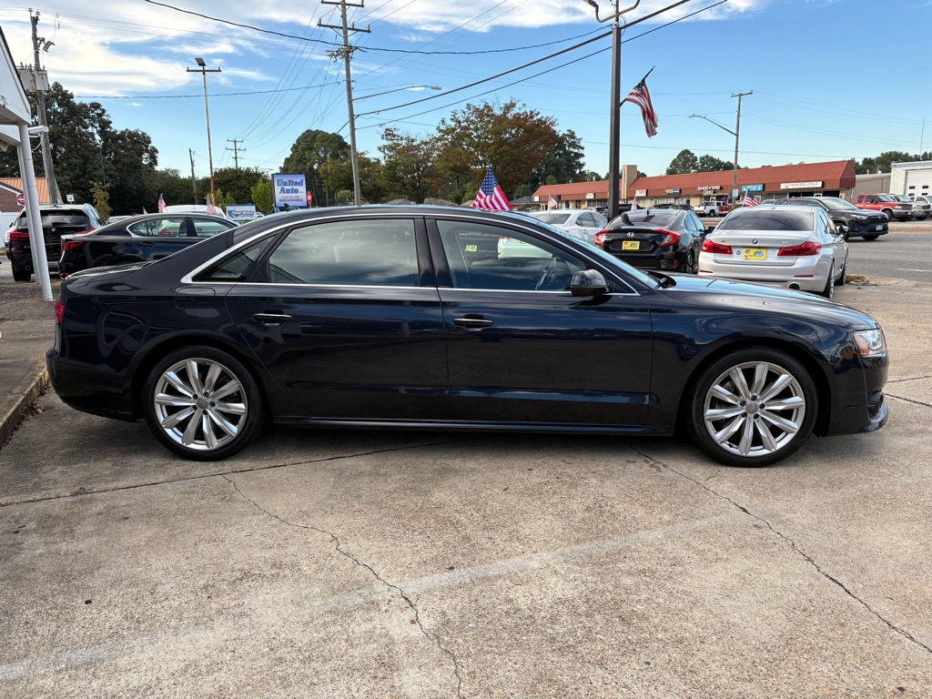 Photo 8 of this AUDI A8