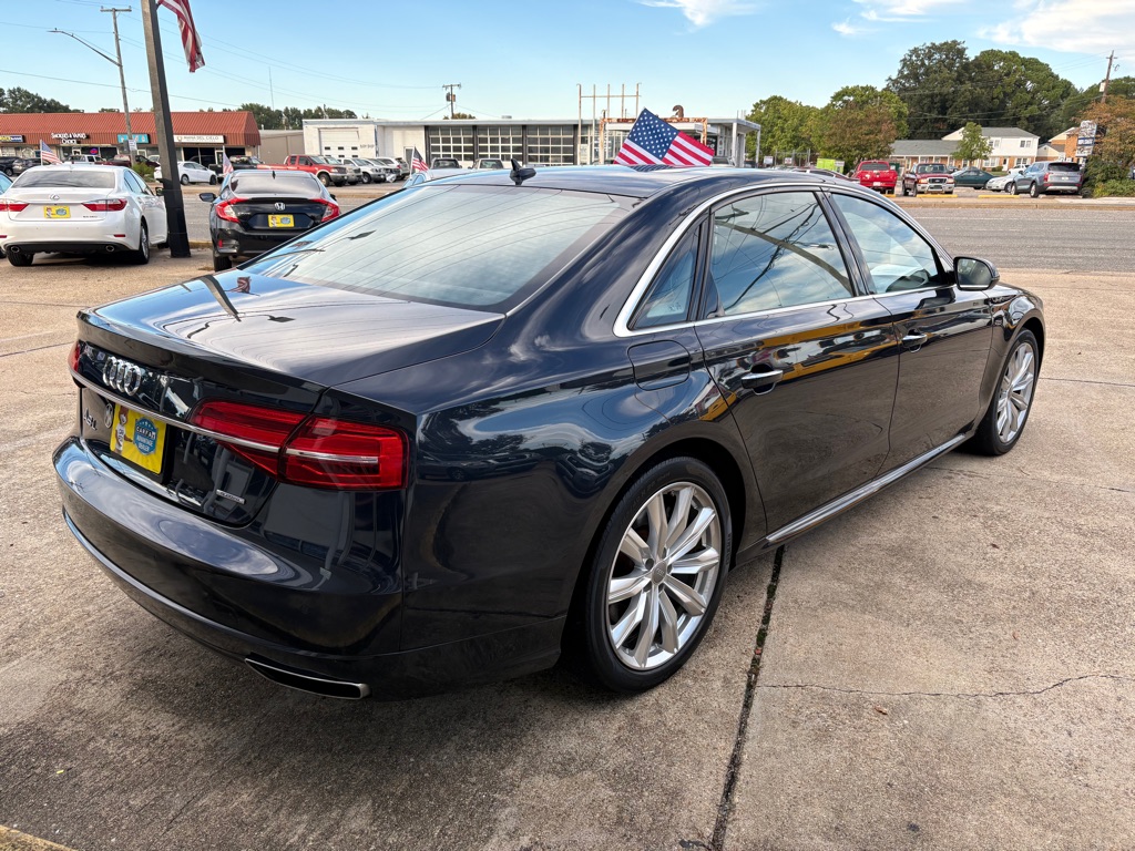 Photo 7 of this AUDI A8