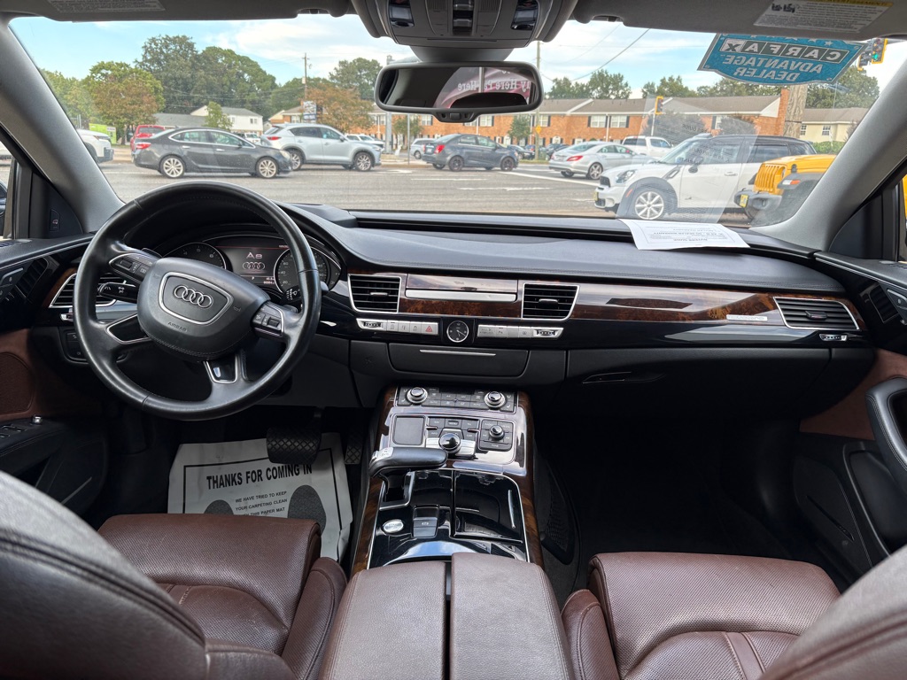 Photo 12 of this AUDI A8