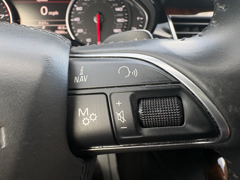 Photo 19 of this AUDI A8