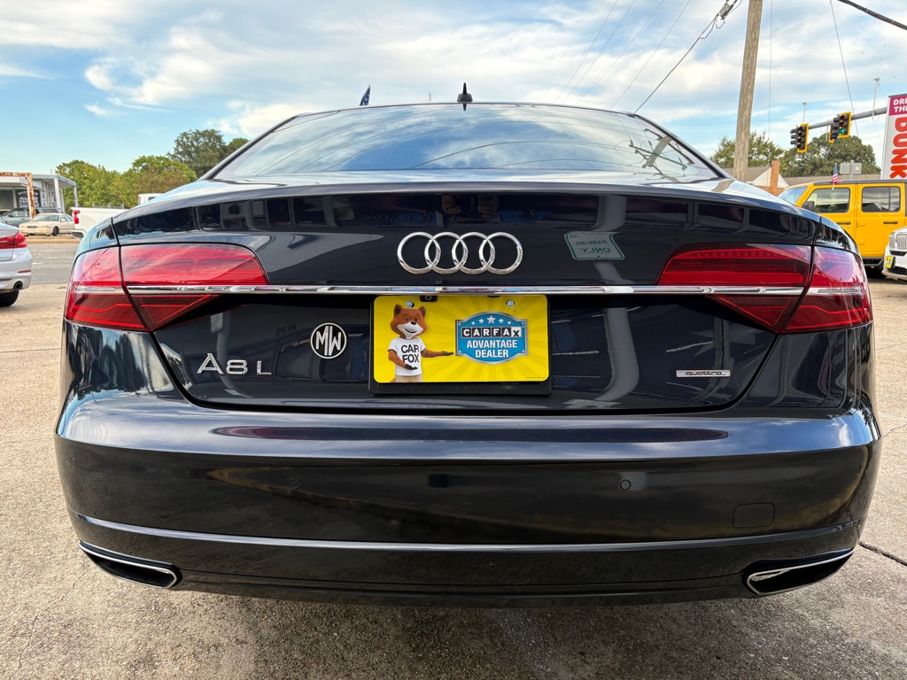 Photo 5 of this AUDI A8