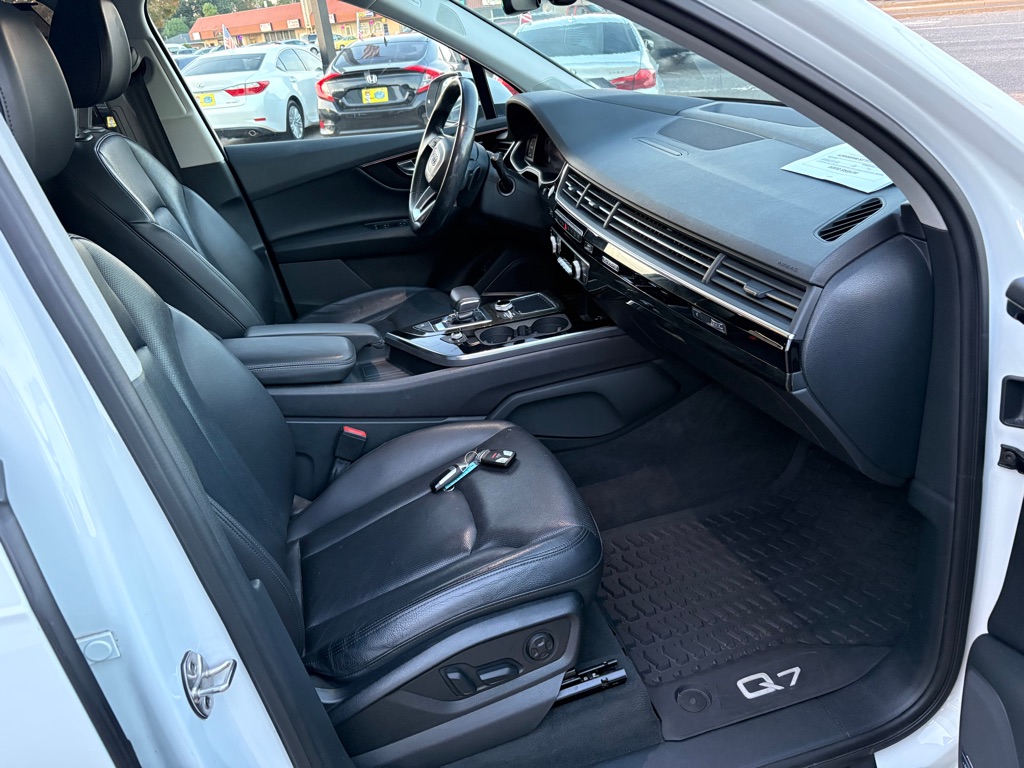 Photo 14 of this AUDI Q7