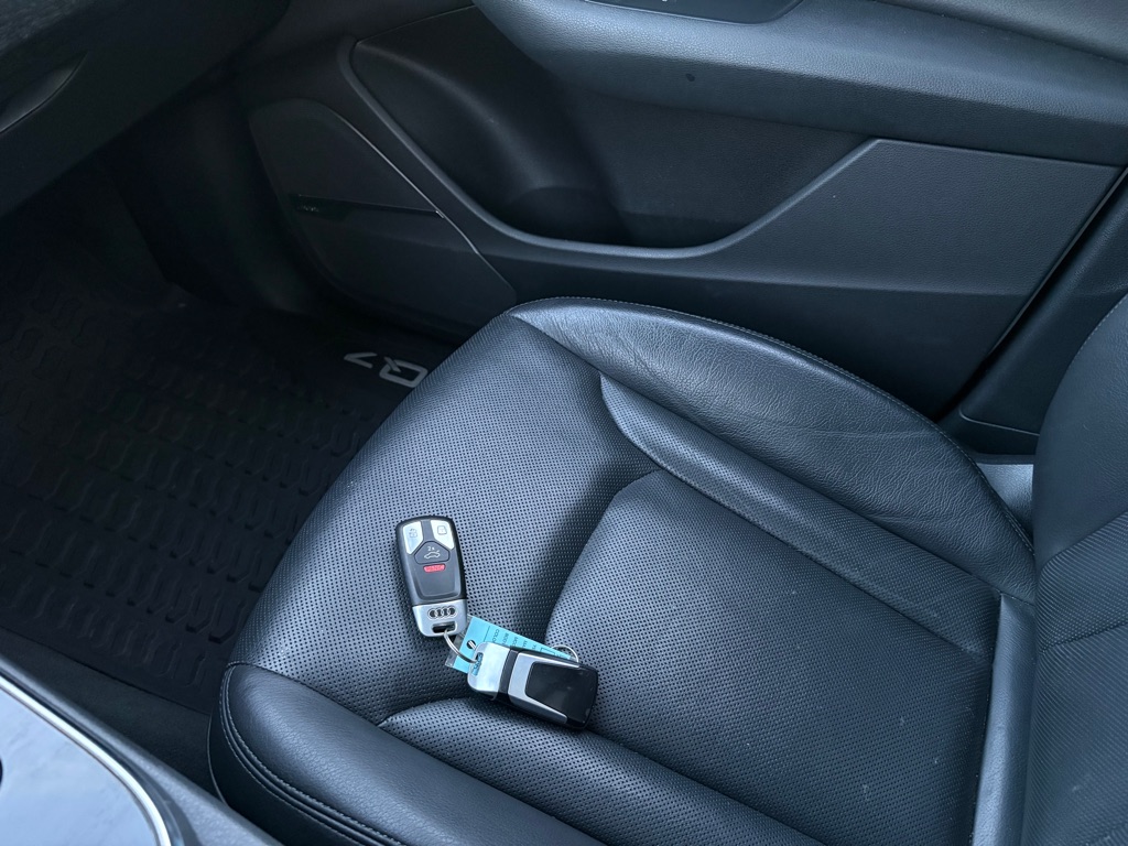 Photo 28 of this AUDI Q7