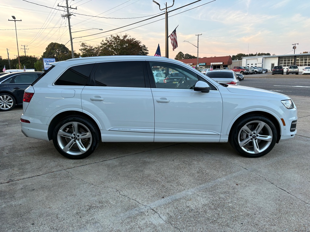 Photo 8 of this AUDI Q7