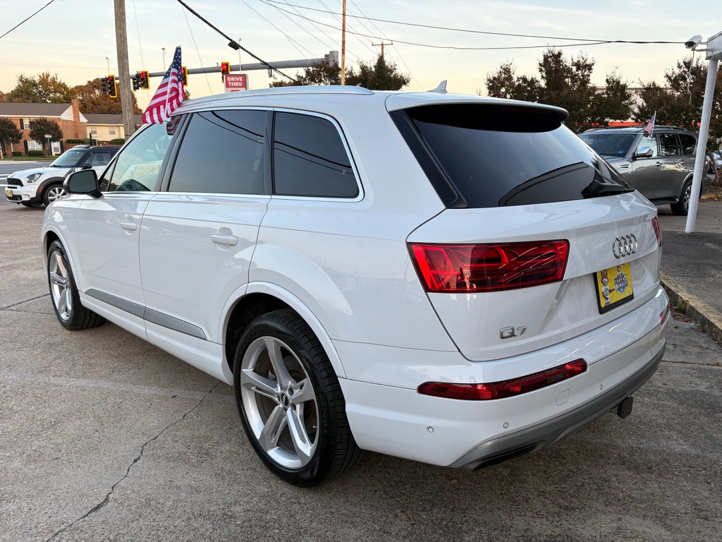 Photo 4 of this AUDI Q7