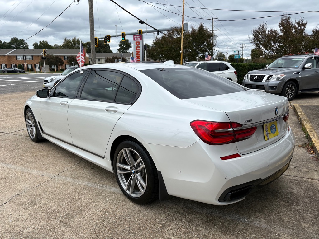 Photo 4 of this BMW 750
