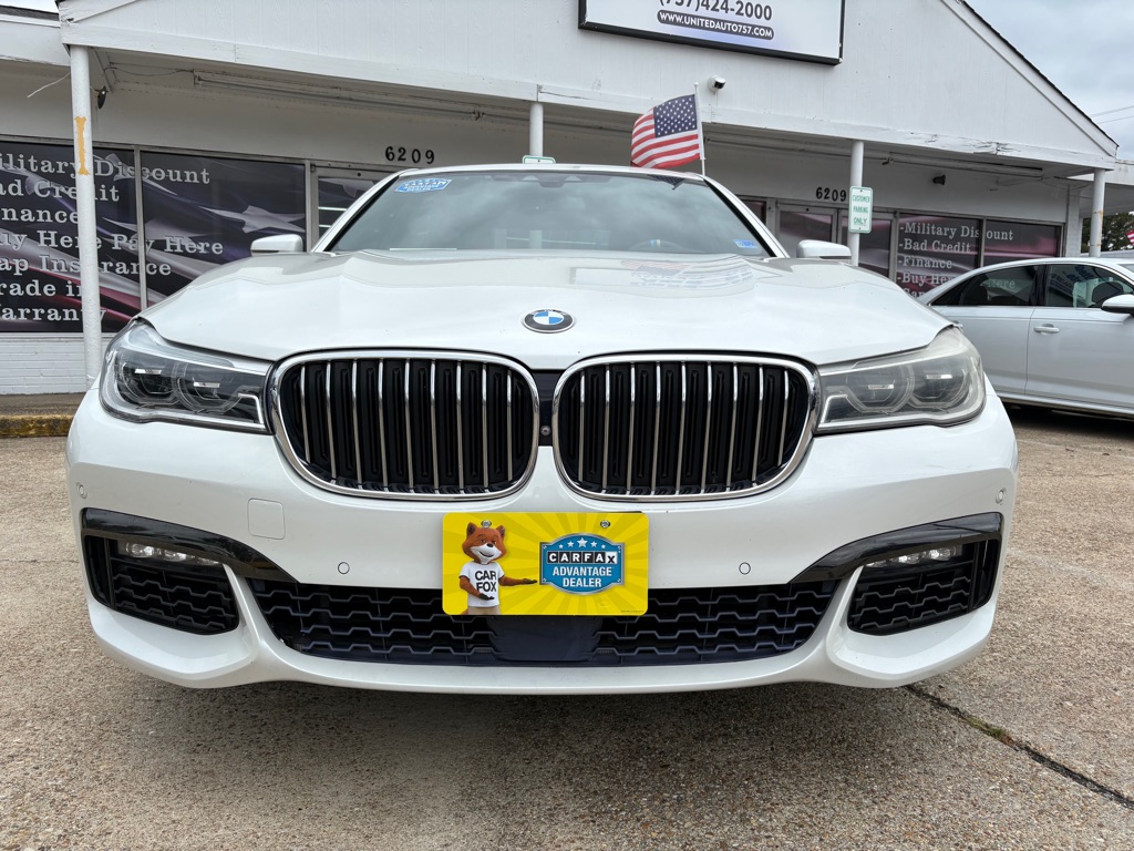 Photo 2 of this BMW 750