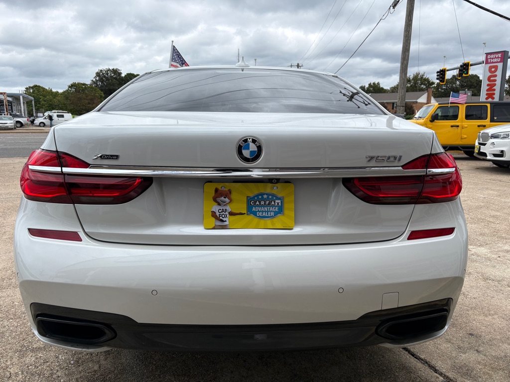 Photo 5 of this BMW 750
