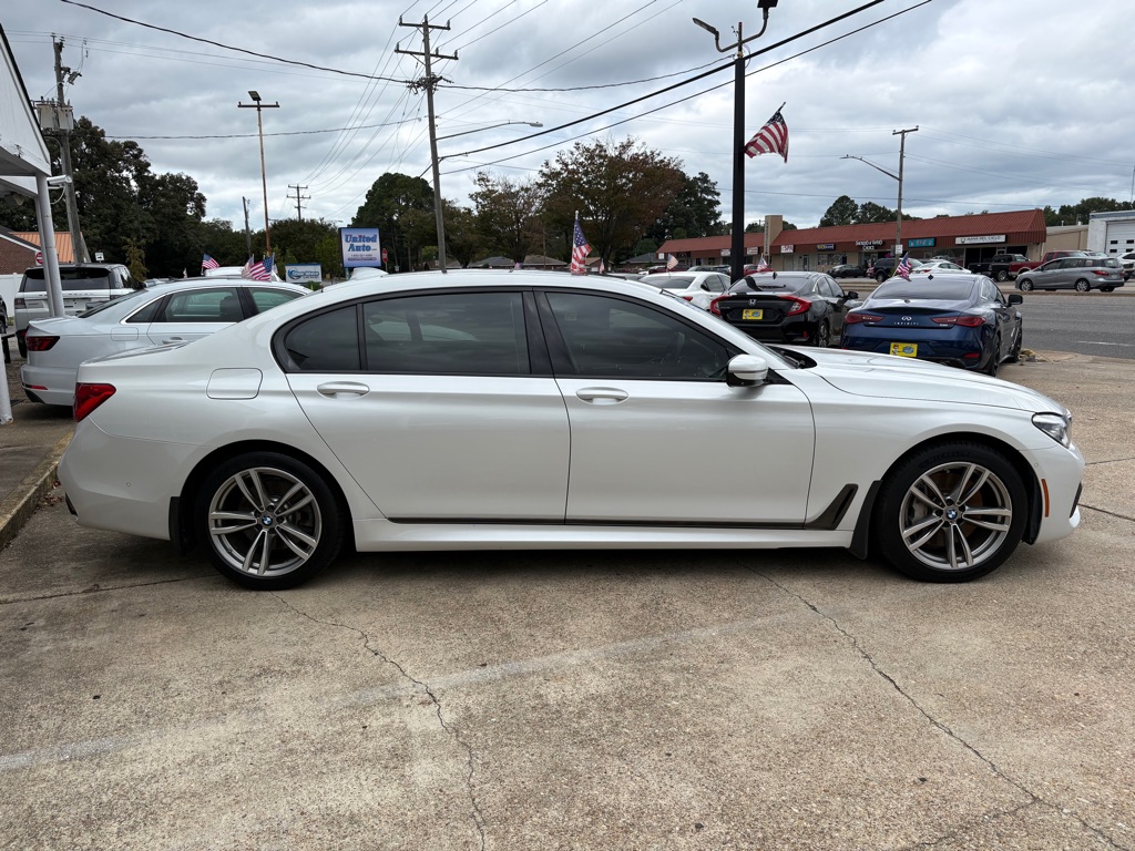 Photo 8 of this BMW 750