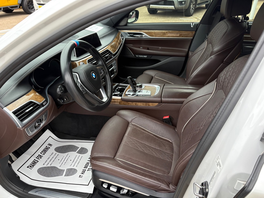 Photo 10 of this BMW 750