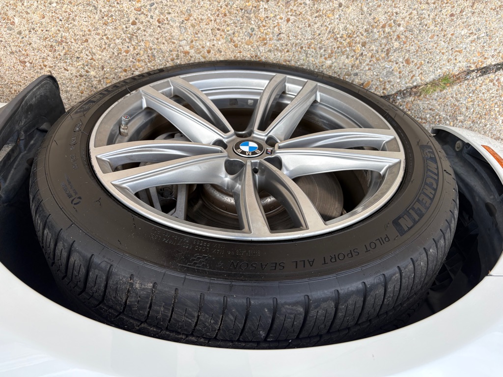 Photo 29 of this BMW 750