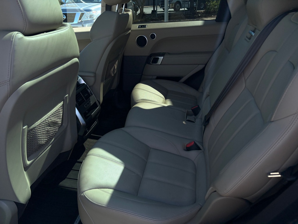 Photo 11 of this LAND ROVER RANGE ROVER SPO