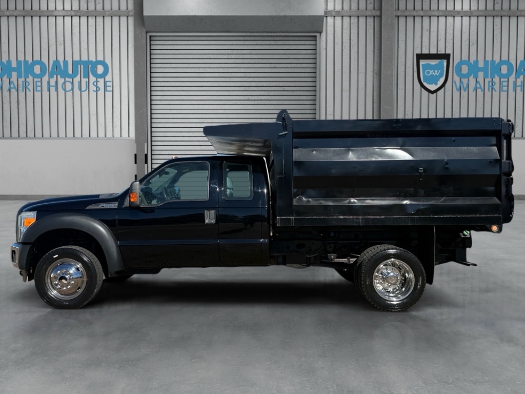 Photo 4 of this FORD F550