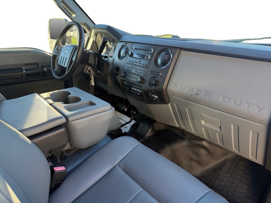Photo 11 of this FORD F550