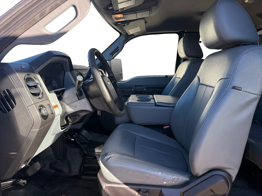 Photo 9 of this FORD F550