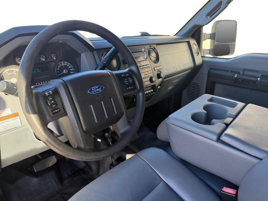 Photo 10 of this FORD F550