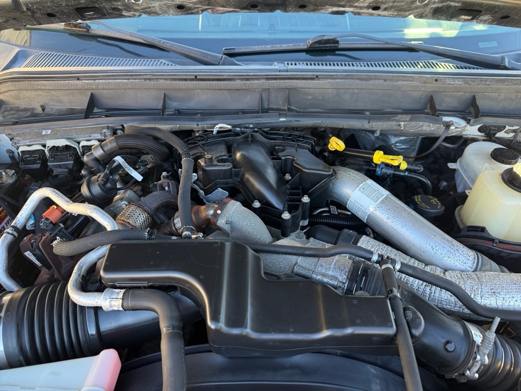 Photo 27 of this FORD F550