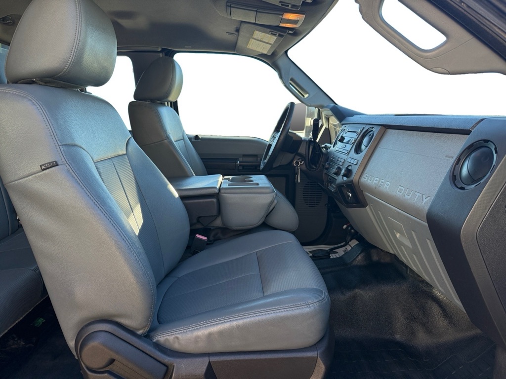 Photo 12 of this FORD F550