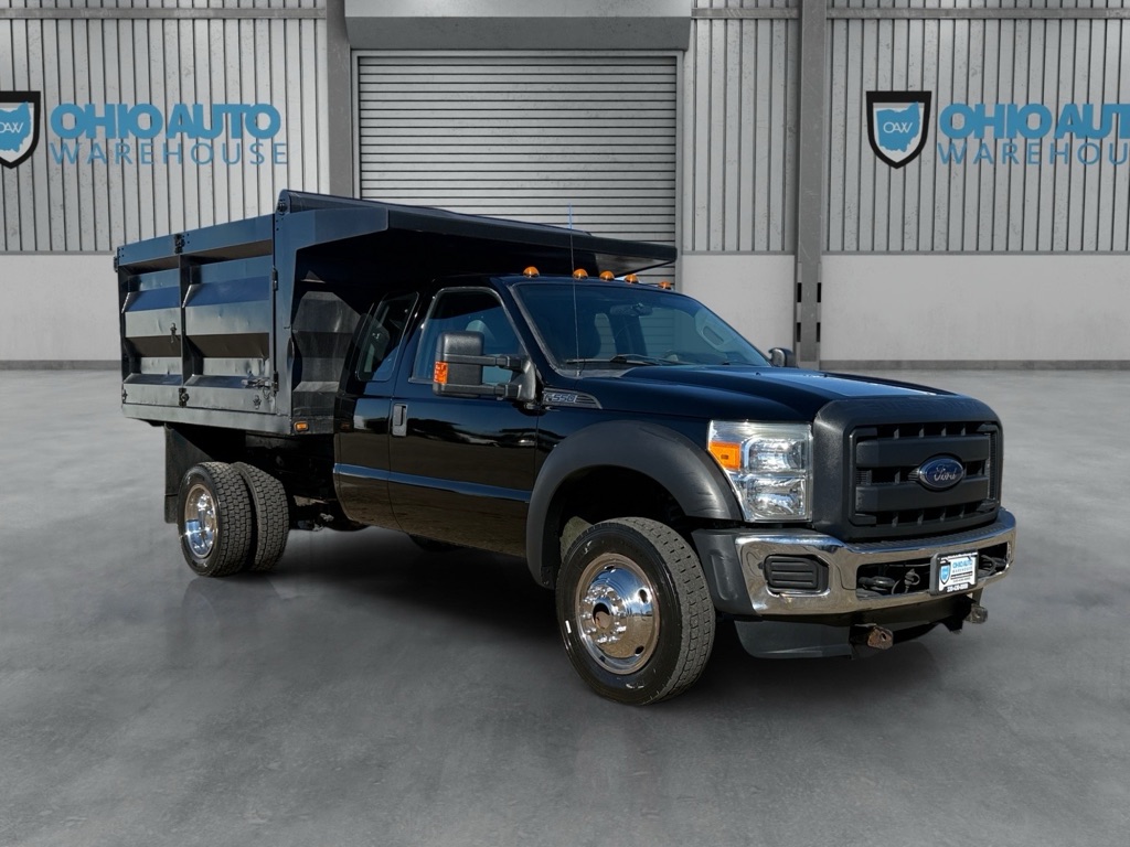 Photo 3 of this FORD F550