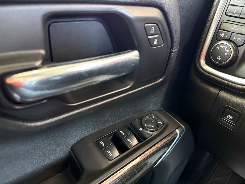 Photo 26 of this CHEVROLET SILVERADO 1500