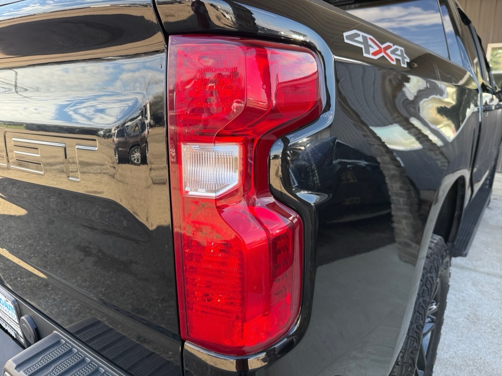 Photo 24 of this CHEVROLET SILVERADO 1500