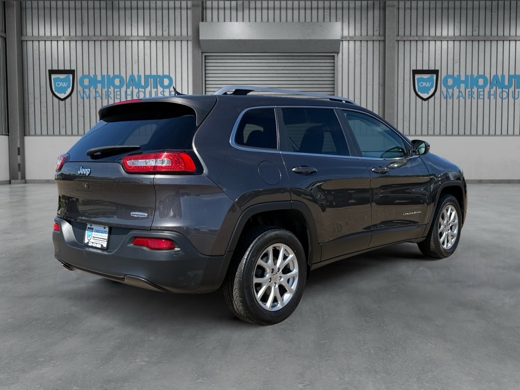 Photo 8 of this JEEP CHEROKEE