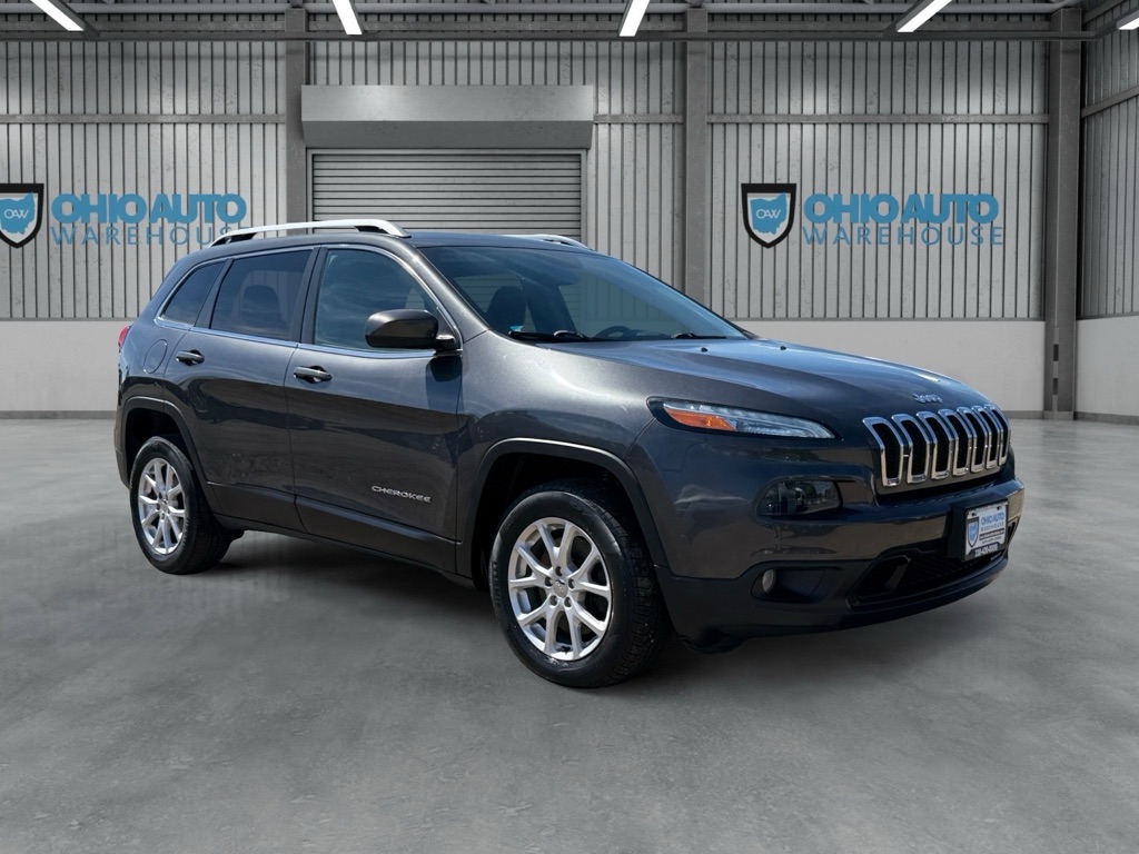 Photo 3 of this JEEP CHEROKEE