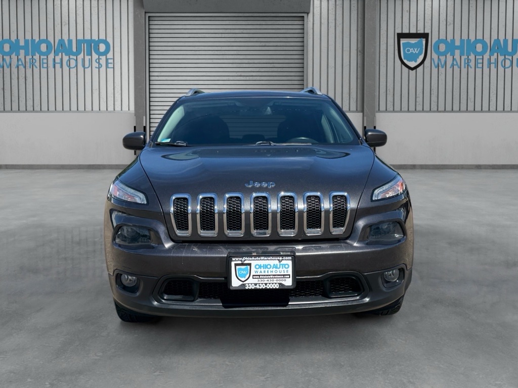 Photo 2 of this JEEP CHEROKEE