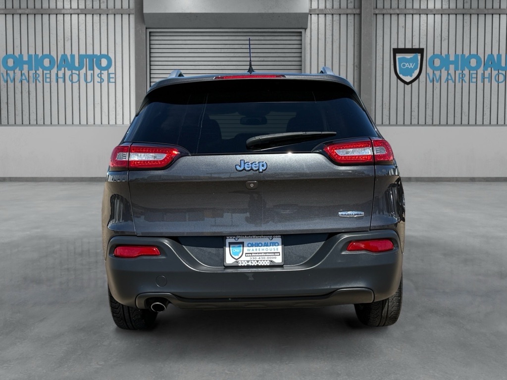 Photo 7 of this JEEP CHEROKEE