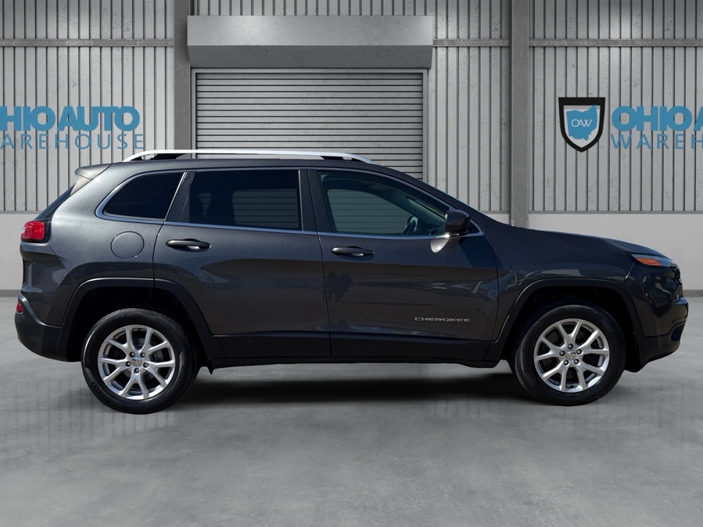 Photo 5 of this JEEP CHEROKEE