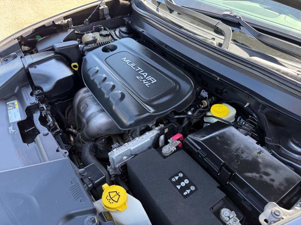 Photo 34 of this JEEP CHEROKEE