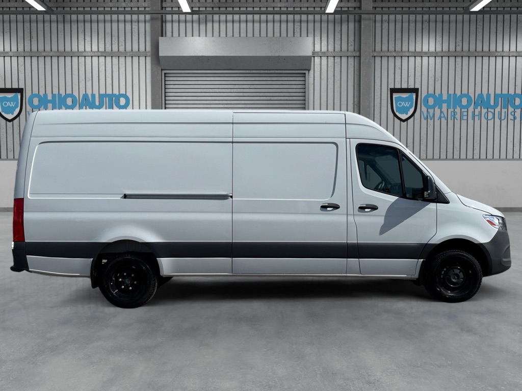 Photo 5 of this MERCEDES-BENZ SPRINTER