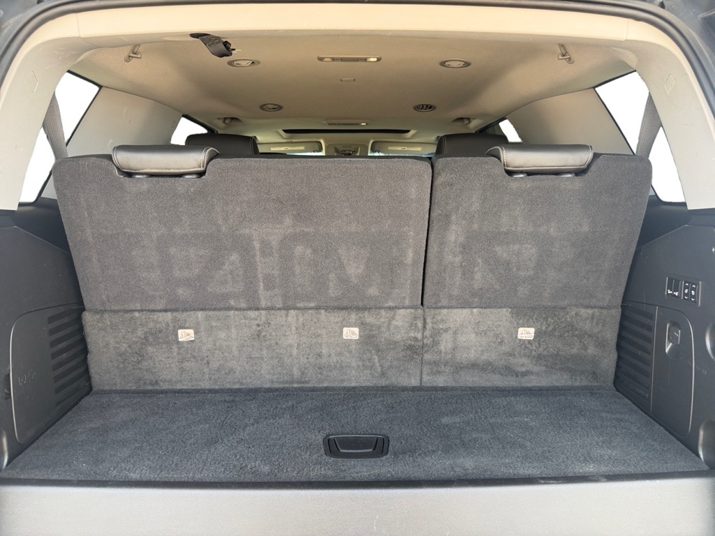 Photo 17 of this GMC YUKON