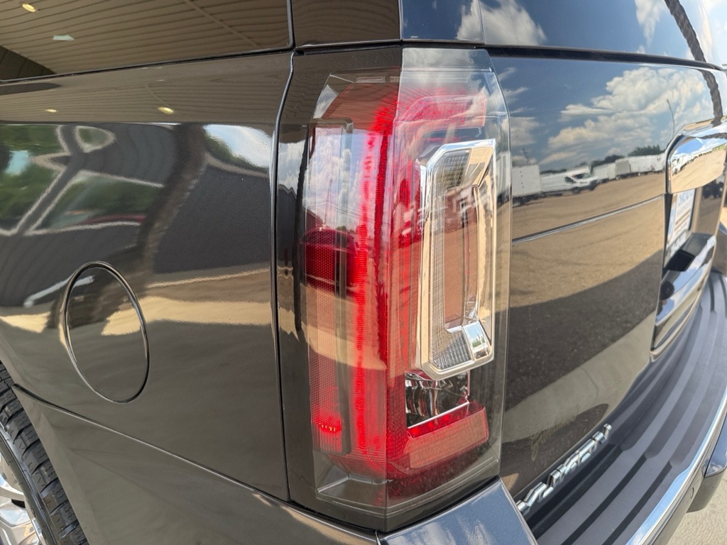 Photo 45 of this GMC YUKON